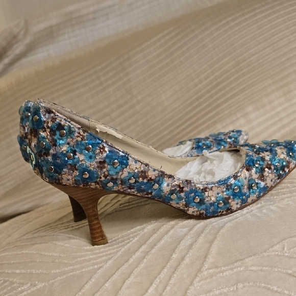 Mojo Moxy Turquoise Floral Embellished Heels - Picture 5 of 14